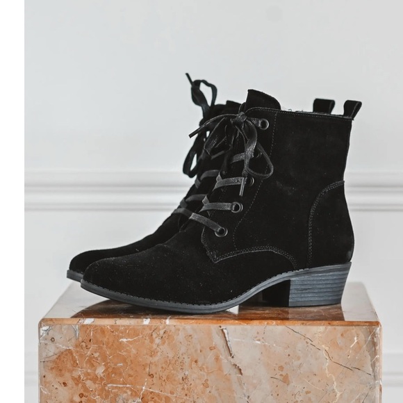 Aqua Diva Darie Waterproof Bootie size 8.5 Lace up They run small. NIB - Picture 7 of 11